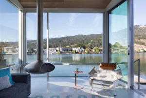 10_5 Terrace on the lake