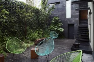 19_1 Dark terrace inside vertical garden