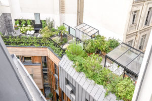 6_8 Close private terrace in light colors